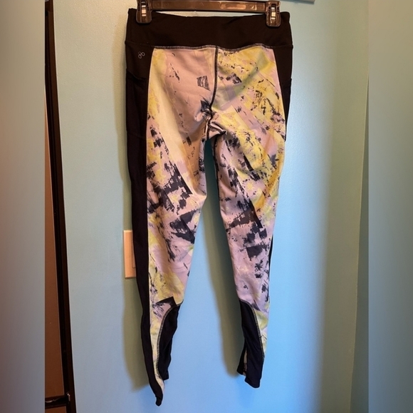 Garage Medium Workout Yoga Pants Black Marble White Work Out Leggings Dry Mesh. - Picture 2 of 2